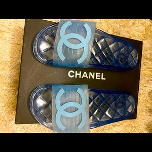 CC CHANEL Jelly Pool Slides